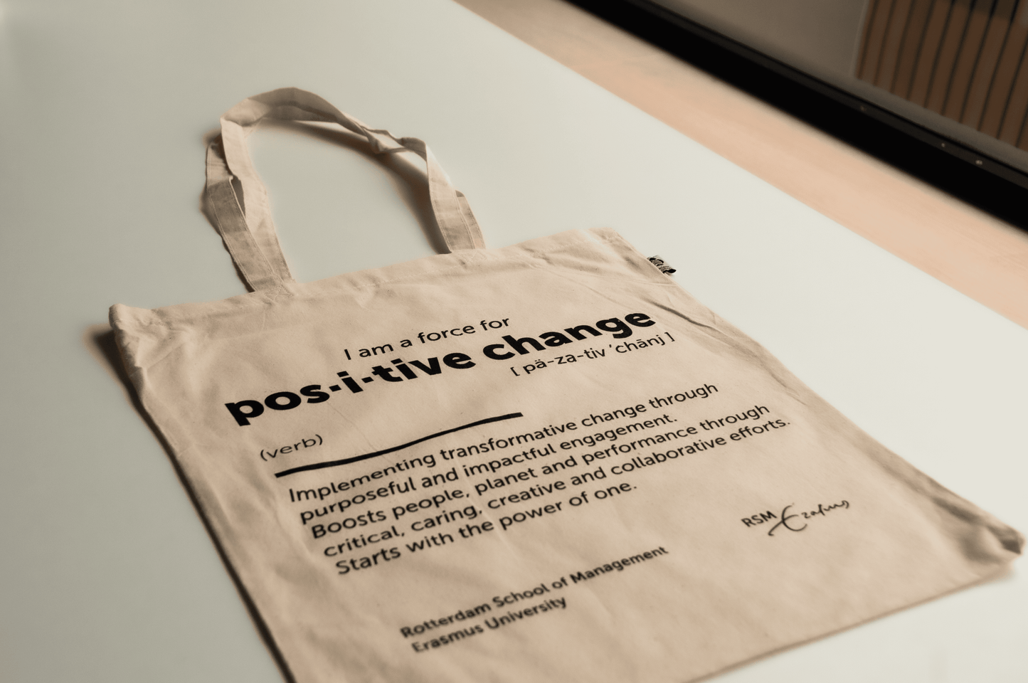 Tote bag